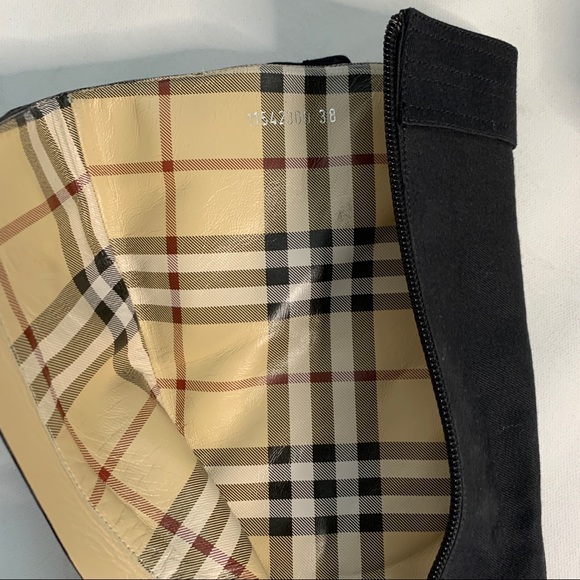 Burberry Black Boots (38) - Picture 7 of 10